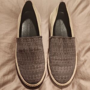 Lori Goldstein womens size 9 slip on shoes.